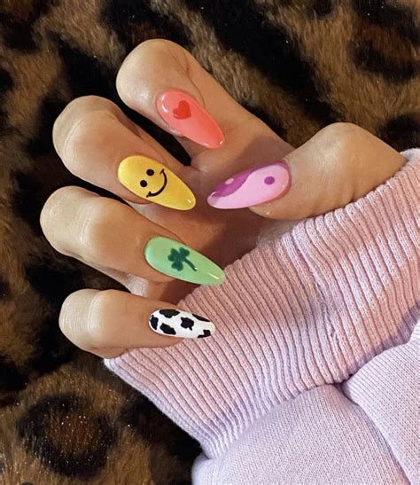 Dirtylittlestylewhoree In 2021 Happy Nails Hippie Nails Vintage Nails