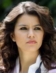 Es la actriz turca mejor pagada de turquía. Beren Saat kimdir? Biyografisi ve rol aldığı filmler ...