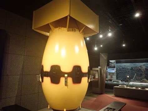 Aug 19, 2015 · ウラン型原爆「リトルボーイ」は広島に投下、プルトニウム型原爆「ファットマン」は長崎に投下された。3番目のプルトニウム型原爆「東京ジョー」は長崎原爆投下後にマリアナ諸島のテニアン島で組み立てられていた。 『学ぶべきことは多い』by HAPPIN｜長崎原爆資料館のクチコミ ...
