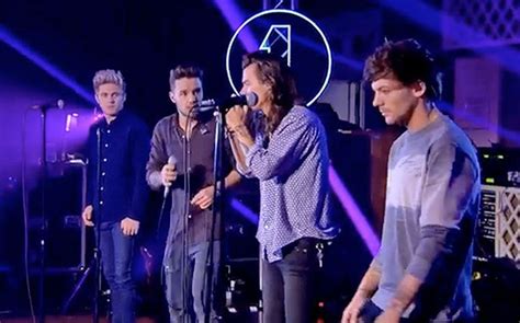 One Direction Canta Fourfiveseconds De Rihanna Kanye West Y Paul