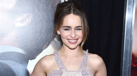 Emilia Clarke Finally Dyes Her Real Hair Shocking Blonde For Game Of