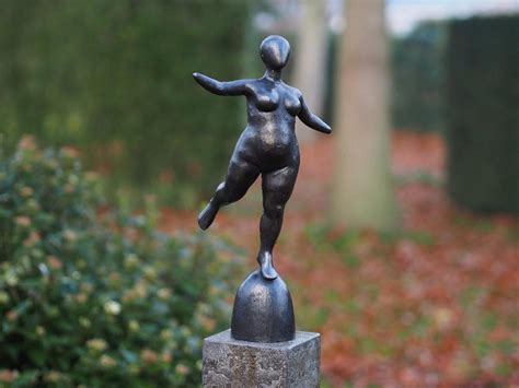 Statue De Jardin Statue En Bronze Grosse Femme Nue Bronzartes