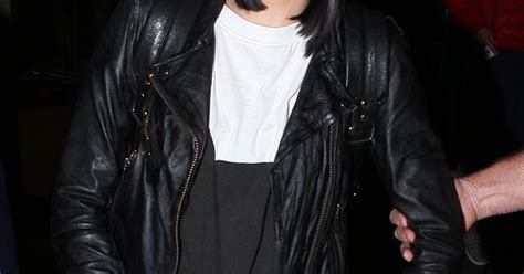 Judge Jessie J Lands In La With A Smile And A Bobble Hat Mirror Online