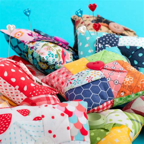 blog remix 2 free pincushion pattern pin cushions cute sewing projects make your own pins