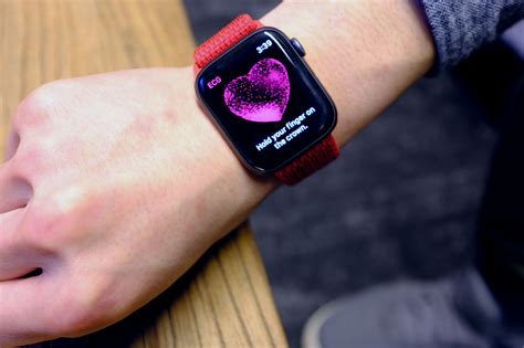 The Apple Watchs Ecg Feature Goes Live Today Techcrunch