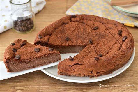 Il caffè, bevanda amatissima dagli italiani, si può gustare in moltissimi modi: Torta al Caffe Cremosa con Ricotta DOLCE Ricetta facile