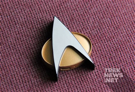 Collectables New Star Trek Tng Bluetooth Communicator Badge The Next