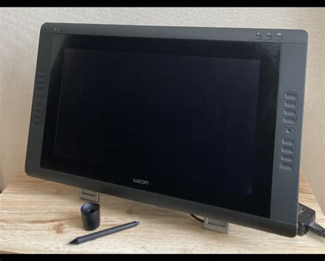 Yahooオークション Wacom ワコム 215インチ液晶ペンタブレット Cin