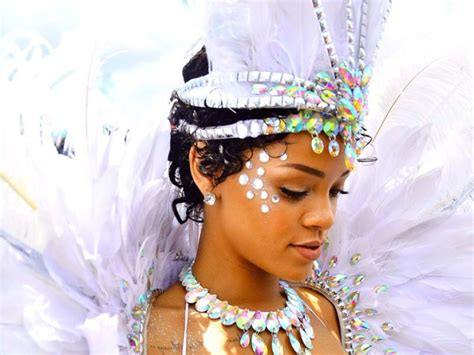 Rihanna En El Carnaval De Barbados Actitudfem