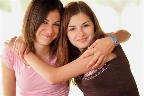 browse lesbian singles dating online ensure your online dating success find lesbian singles in