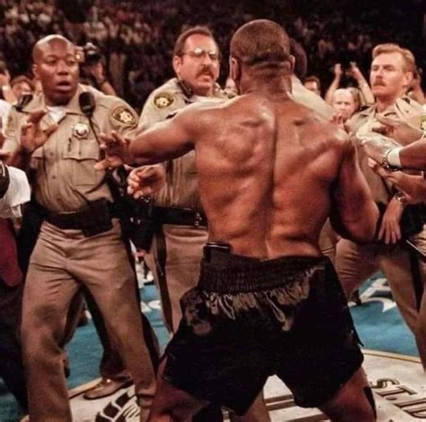 Summary Las Vegas Police Facing Mike Tyson After Hed Just Bitten