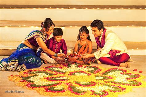 Mengkaji keunikan yang terdapat dalam setiap perayaan di malaysia. Deepavali in Malaysia - Malaysia Events & Festivals