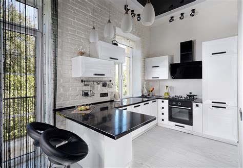 Modern kitchen cabinets and contrasting black and white colors can dramatically transform your home, giving a different appearance and adding drama black and white color schemes, that include wooden kitchen cabinets, work well for all interior design styles. 39 Modern konyha design - nehéz választani! - HOMEINFO.hu