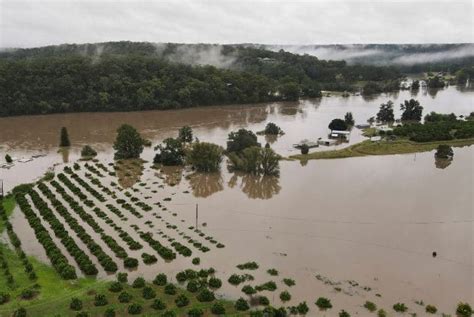 Floods Wreak Havoc In Australia Claim 2 Lives See Pics News Zee News