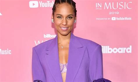 As melhores de alicia keys: Alicia Keys Wows Fans With Her New Year's Eve Look As She ...