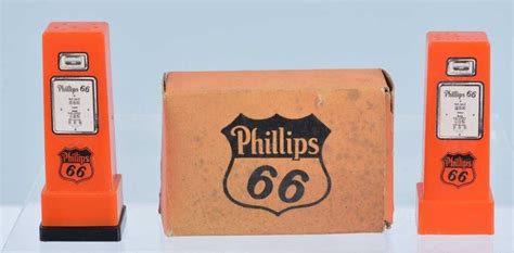phillips 66 gas pump salt and pepper shakers w box