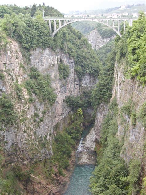 Bridge Over Gola Di Santa Guistina Looking Down The Gorge Flickr