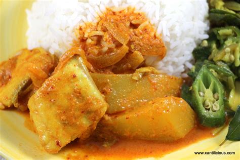 Goan fish curry is a famous fish curry from goa, a little pocket of indian paradise. Goan Fish Curry with Raw Mango - Xantilicious.com