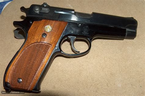 Smith And Wesson Model 39 2 9mm Semiautomatic Pistol