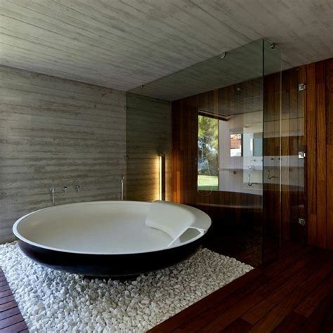 Die fliesen der duschkabine und die indirekte beleuchtung! Freistehende Badewanne - Blickfang und Luxus im Badezimmer