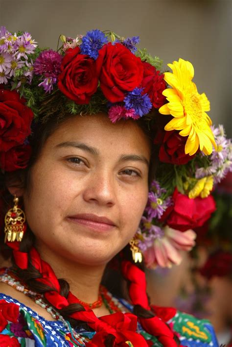 Flores Trajes Tipicos De Mexico Mexicano Indigenas