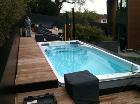 < > high quality pool and spa service & products at affordable prices! Swimming Pool Spa | 14 fX AquaTrainer by Hydropool