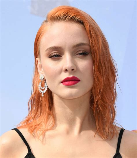 Zara maria larsson (pronounced ²sɑːra ma²riː.a ˈlɑːʂɔn; Zara Larsson - "Klaus" Premiere in Westwood