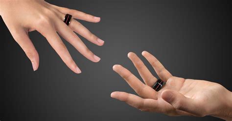 Long Distance Relationship Feel Your Partner S Heartbeat From Anywhere In The World With This Ring