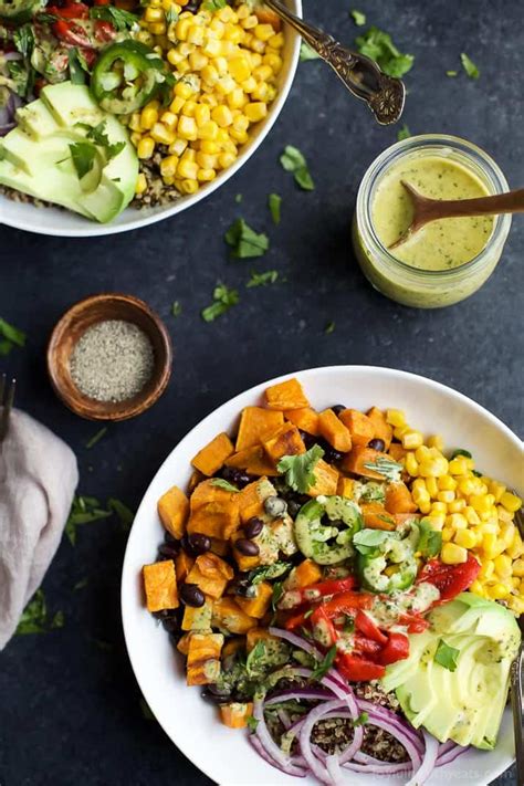 To assemble, divide the farro mixture and the roasted sweet potato between 2 bowls. Sweet Potato Black Bean Quinoa Bowls | Easy Healthy ...