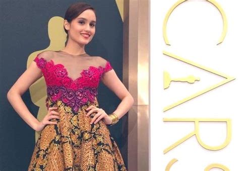 Pakai Dress Batik Cinta Laura Digombali Netizen Okezone Celebrity