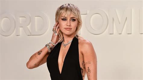 Photos Miley Cyrus Walks Marc Jacobs Fall 2020 Runway Show Wwd