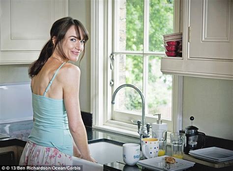 Doing Household Chores Burns Over Calories A Week Daily Mail Online