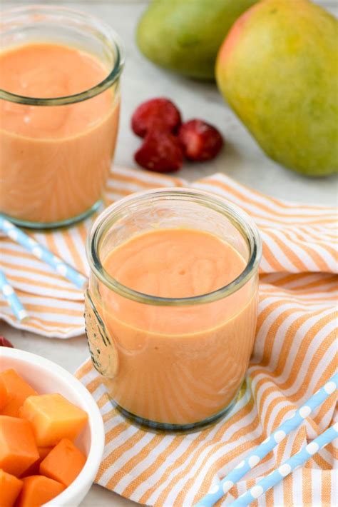 This Tropical Fruit Smoothie With Papaya And Mango Will Help You Keep