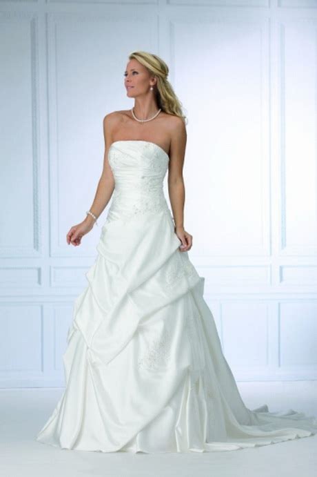 Maybe you would like to learn more about one of these? Brautkleid kleine frau