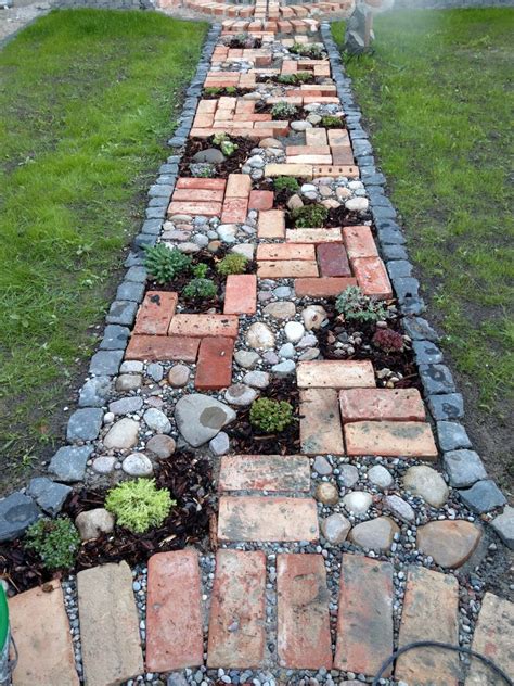Gartenweg Idee Zum Selbst Gestalten Garden Paths Diy Walking Path Garden Yard Ideas