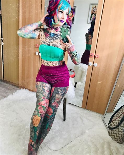 Rampanttv This Smokin Hot Gilf Has Covered Her Entire Body In Tattoos