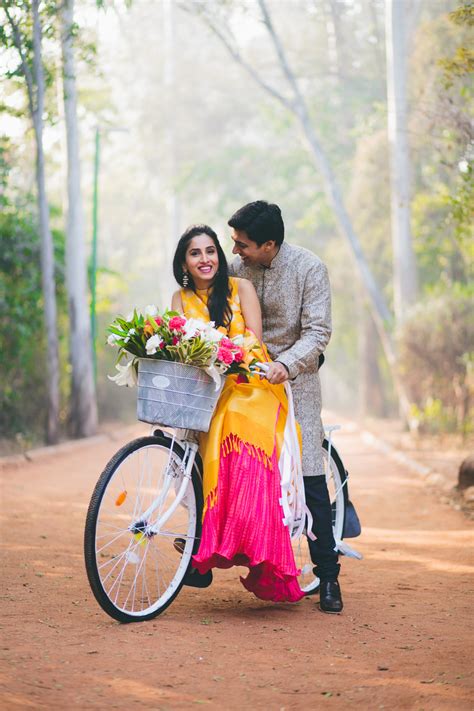 Super Cute Bollywood Poses For Pre Wedding Shoots