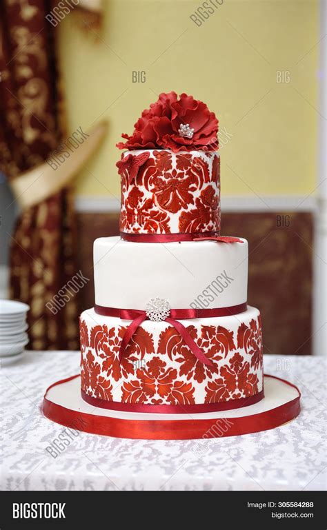 Discover 123 Beautiful Red Wedding Cakes Super Hot Ineteachers
