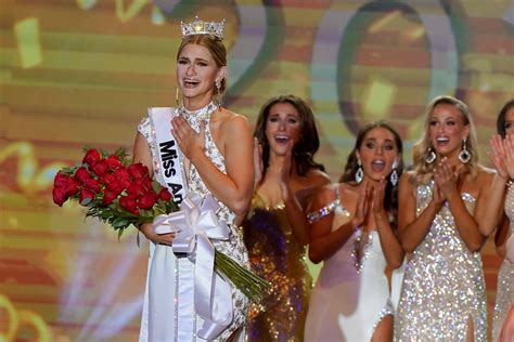 Miss America Miss Wisconsin Grace Stanke Is Crowned Winner Ny