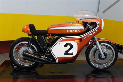 Looking for a good deal on honda cb racing? Moto HONDA CB 750 Racing (1970 Daytona) | Musée AUTO MOTO ...
