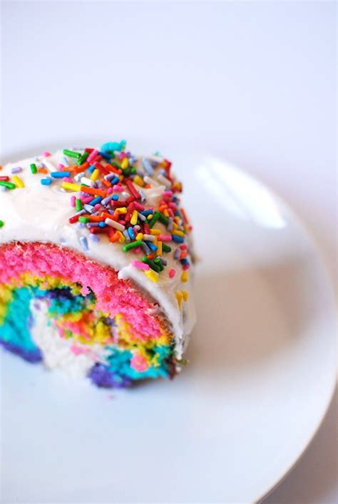 Find the best birthday cake ideas for fantasy fiction lovers. Rainbow Unicorn Cake with Twinkie Filling | Let's Eat Cake