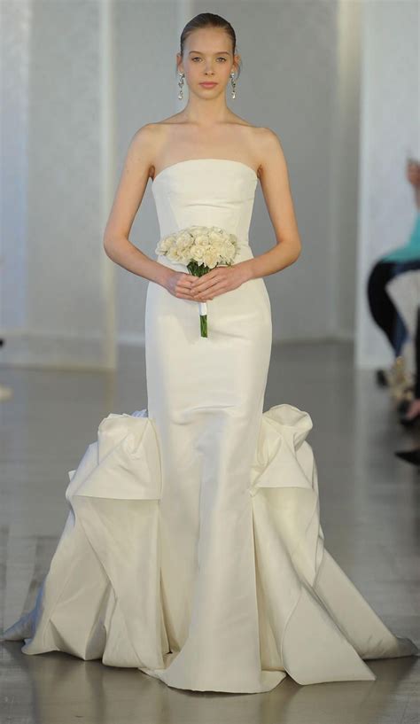 See Oscar De La Renta Wedding Dresses From Bridal Fashion Week