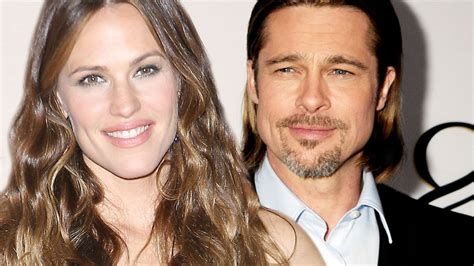 I M Dating Brad Pitt Jennifer Garner Jokes About Angelina Jolie S Ex After Split From Ben