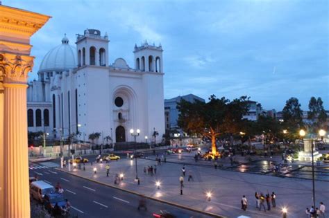 San Salvador Capital Nacional De El Salvador Y Ciudad Más Importante