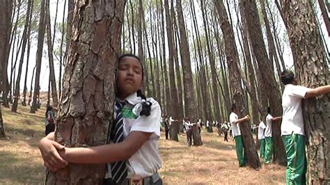 More Than 2000 Tree Huggers In Nepal Set Record