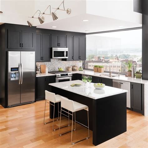 Medallion offers a broad array of door styling and wood selection including cherry, maple, oak, alder, hickory, and quarter sawn oak to suit any taste. Medallion Silverline Cabinets | Kelly-Fradet | Serving CT ...