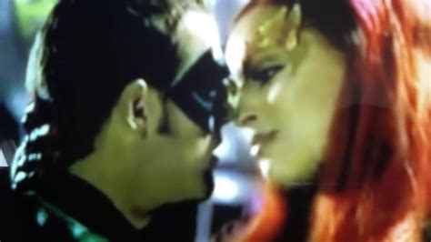 Poison Ivy And Robin Romatic Kissing Youtube