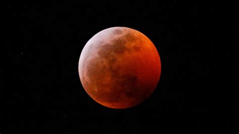 Super Blood Moon Eclipse Stuns In Remarkable Pictures Off The Grid News