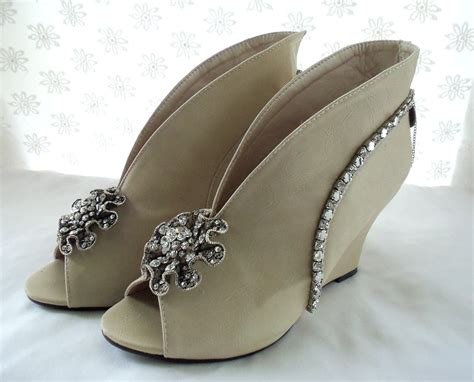 Shop over 180 top avant garde shoes and earn cash back all in one place. avant garde wedding shoes | OneWed.com
