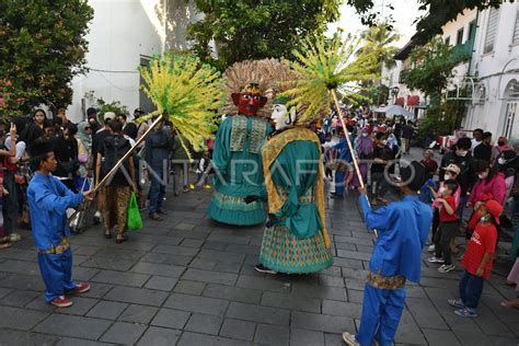 Pementasan Kesenian Betawi Di Kota Tua Jakarta Antara Foto